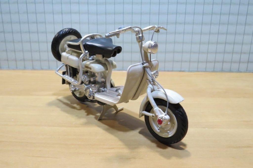 Lambretta D125 1:12 new ray, Enlèvement ou Envoi, Neuf, 1:9 à 1:12, Moteur