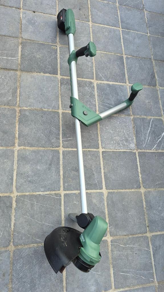Accu grastrimmer Bosch UniversalGrassCut 18V-260, Accu, Ophalen of Verzenden, Zo goed als nieuw, BOSCH