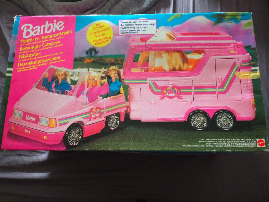 Paard- en kampeertrailer barbie, Enlèvement