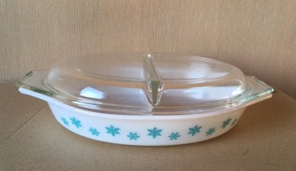 Plat à four vintage Pyrex Snowflake avec couvercle USA, Enlèvement ou Envoi, Vintage, Comme neuf, Verre