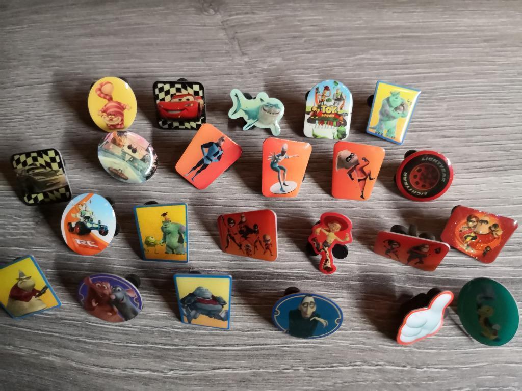 Lotje van 23 Disney/Pixar pins, Collections, Enlèvement