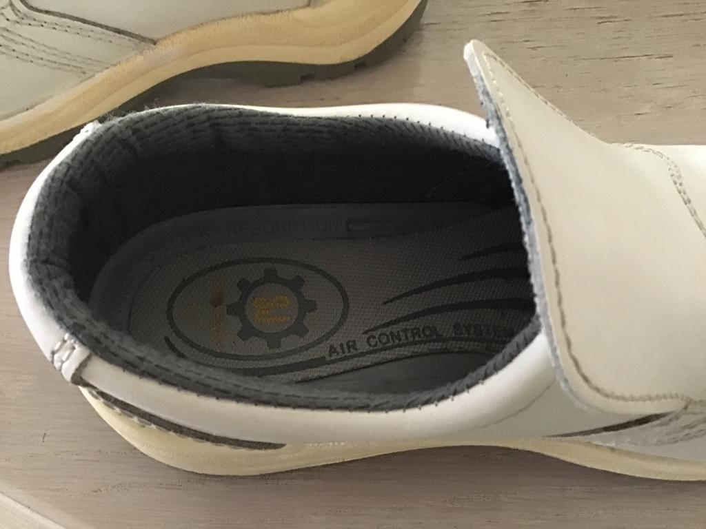 Schoenen met stalen tip maat 37 safeties jogger, Enlèvement ou Envoi, Comme neuf