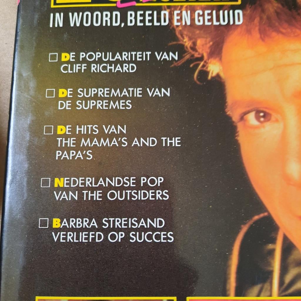 Popmuziek 25 jaar , heel goede staat ., Boeken, Ophalen of Verzenden, Zo goed als nieuw