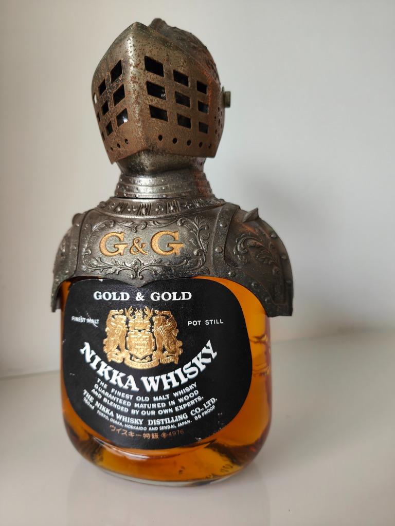 Nikka Gold & Gold Knight, Rare, 43%, 750ml (Métal) (v1), Collections, Vins, Neuf, Autres régions, Enlèvement ou Envoi, Pleine