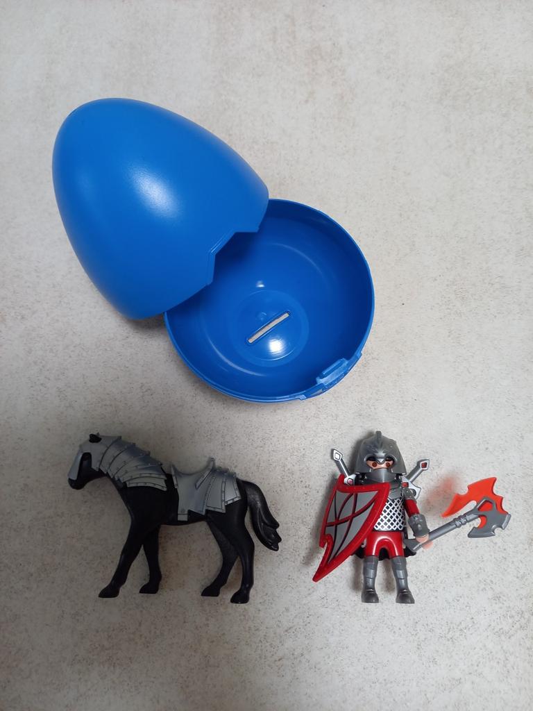 Playmobil 4937 - ei met ruiter en harnas, Kinderen en Baby's, Speelgoed | Playmobil, Ophalen of Verzenden, Gebruikt