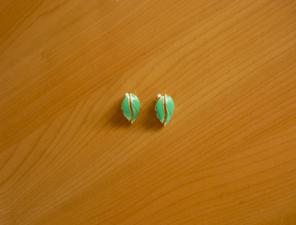 Groen blad oorbellen clips oorclips, Handtassen en Accessoires, Oorbellen, Ophalen of Verzenden, Groen