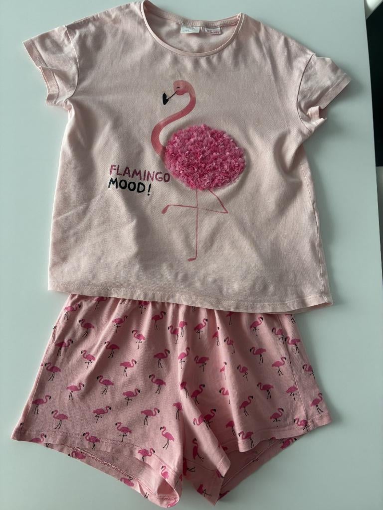 Zomerpyjama met flamingo, er is een licht vlekje, Kinderen en Baby's, Kinderkleding | Maat 128, Nacht- of Onderkleding, Meisje