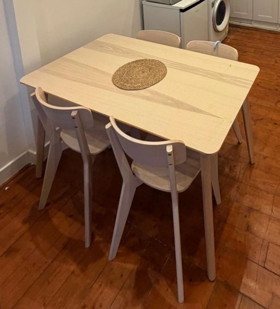 Eettafel met stoelen, 100 à 150 cm, Quatre personnes, Comme neuf, Enlèvement