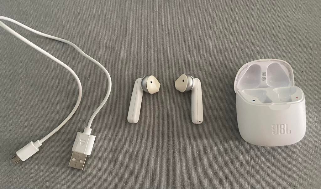 JBL Tune 220 TWS, Telecommunicatie, Mobiele telefoons | Oordopjes, Gebruikt, Ophalen