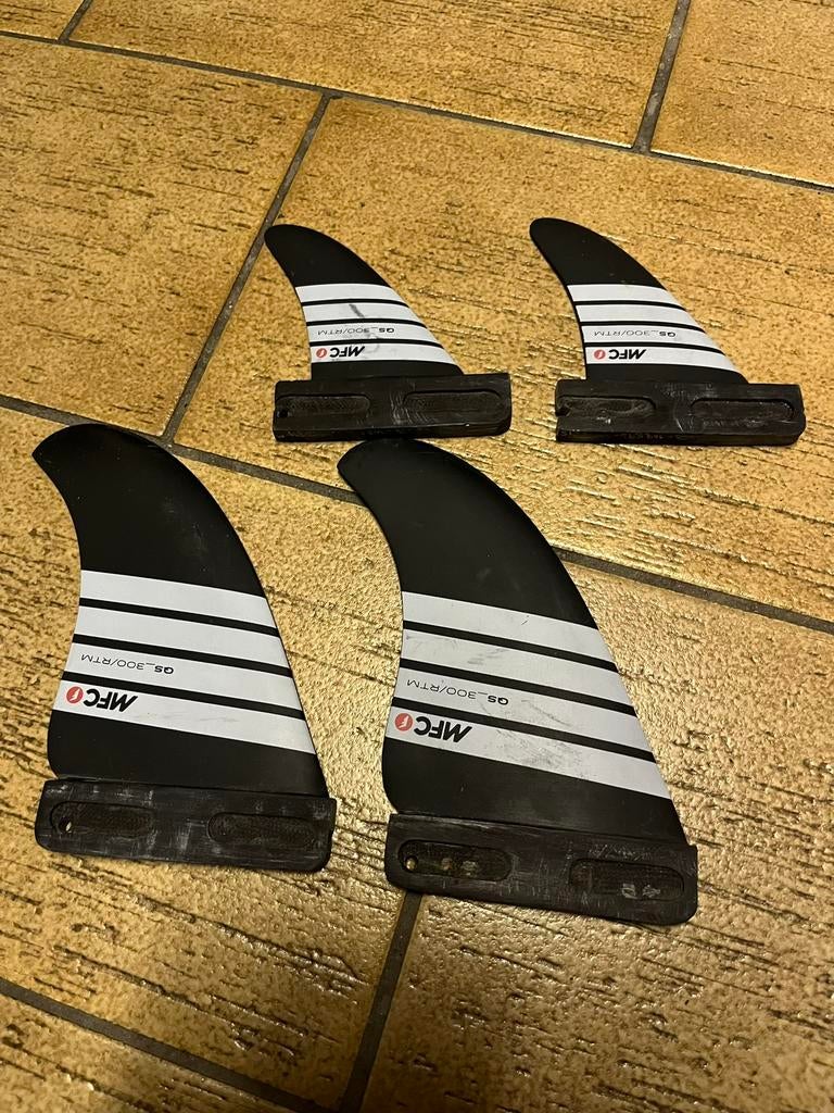 Windsurf, quad vin / fin /aileron: MFC slot box, Watersport en Boten, Windsurfen, Zo goed als nieuw, Plank, Ophalen