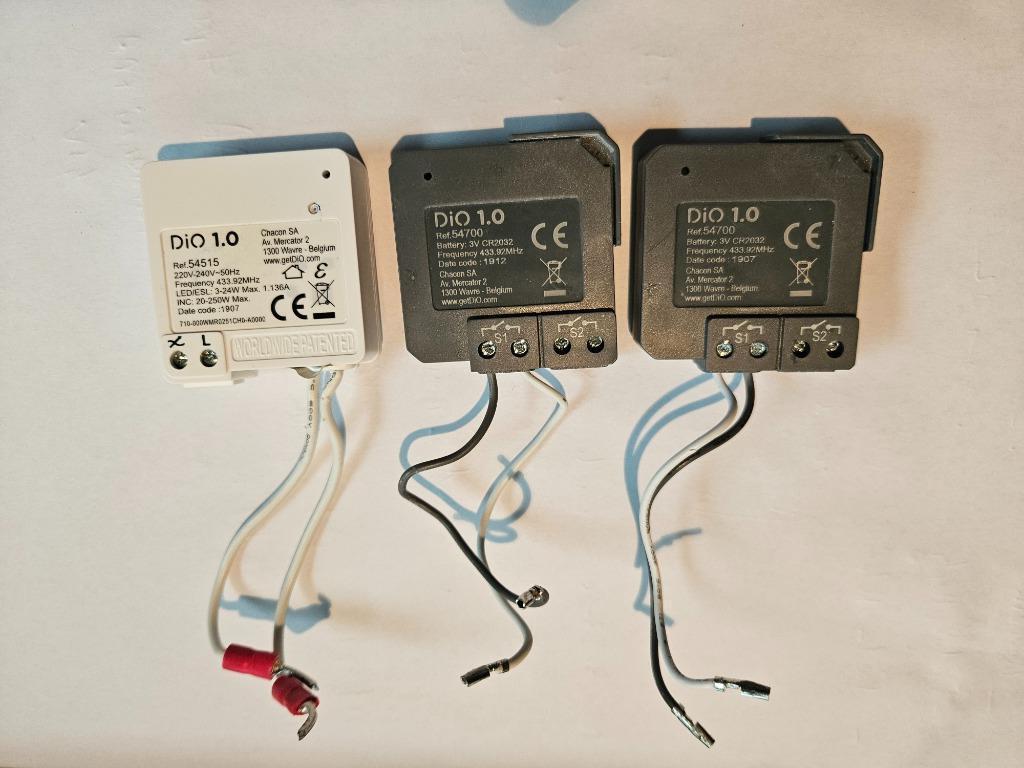 kit va et vient DIO connected home 1 récepteur, 3 émetteurs, Enlèvement, Comme neuf, Interrupteur