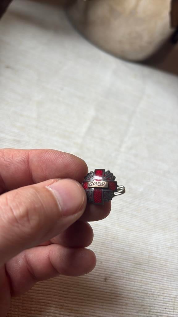 Broche, Ophalen, Zo goed als nieuw