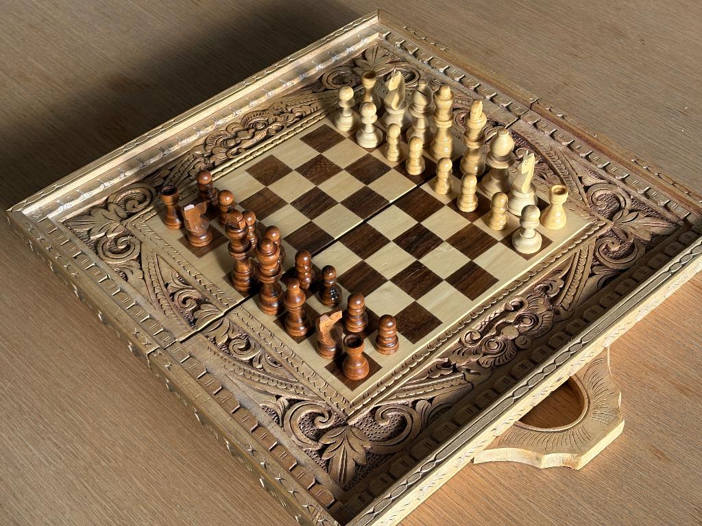Handgesneden houten schaak- & backgammonset in koffer, Ophalen