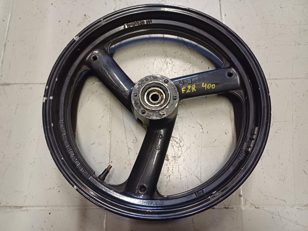 yamaha fzr 400 van '86-'90 voorwiel velg, Motoren, Ophalen of Verzenden, Gebruikt