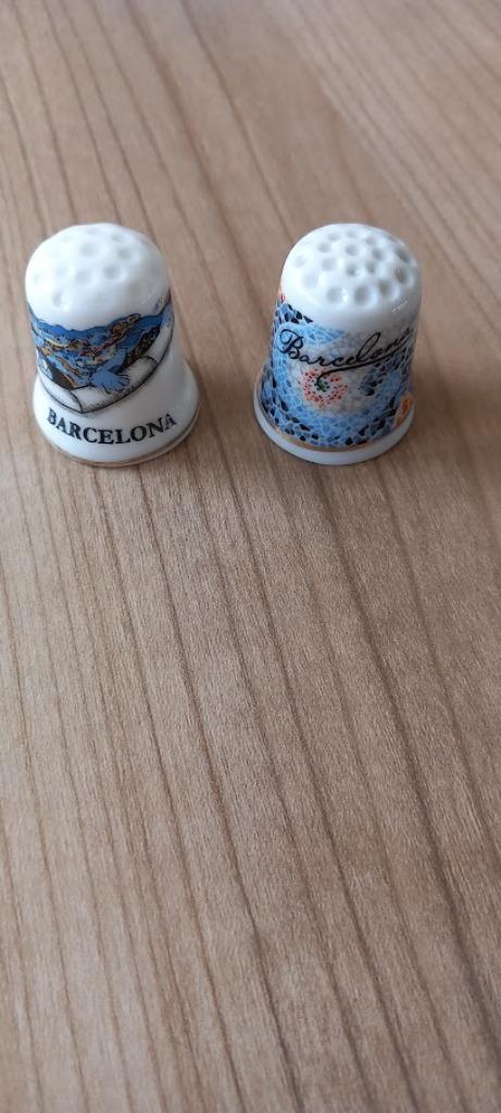 2 vingerhoedjes van Barcelona. Nieuw. Ook apart te koop., Ophalen of Verzenden, Nieuw, Porselein