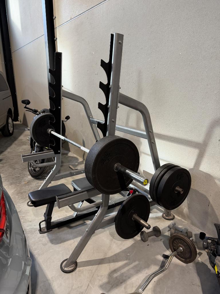 Squat rack / bench press / barbell / bankje / plates, Sport en Fitness, Ophalen, PP, Gebruikt, Rug
