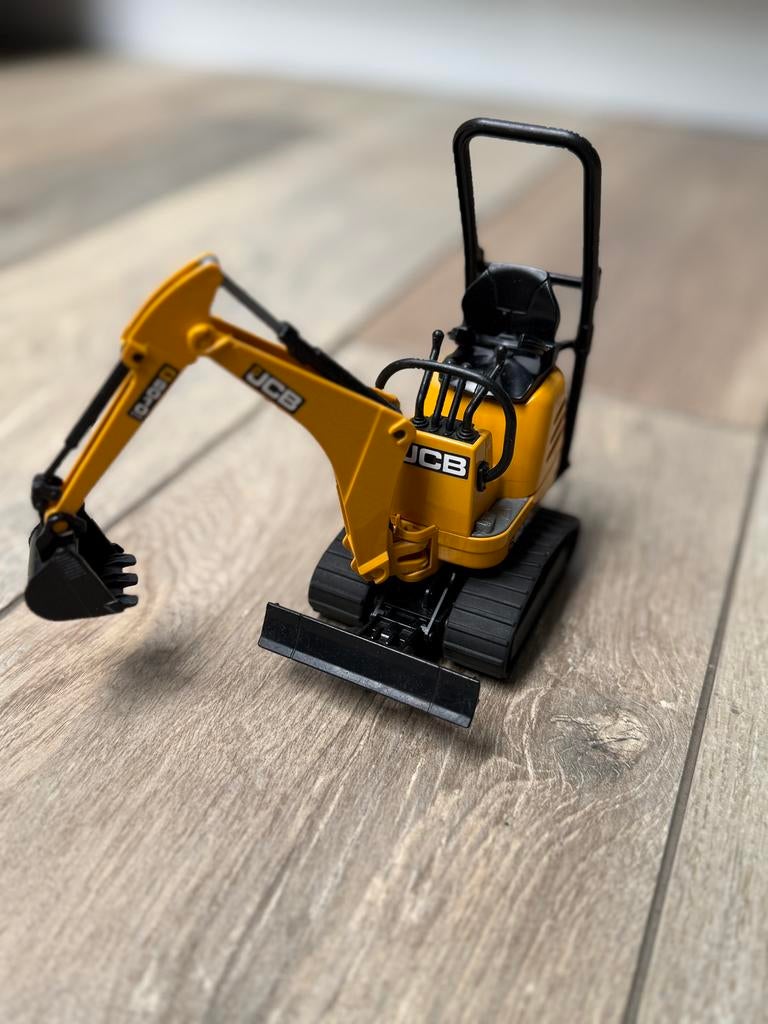Bruder 62003 BWorld JCB graafmachine 9010CTS, Ophalen, Zo goed als nieuw