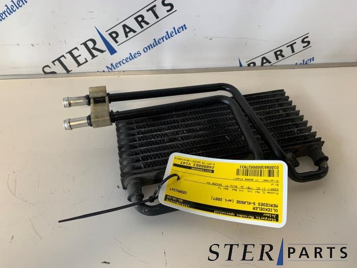 Refroidisseur d'huile d'un Mercedes S-Klasse, Autos : Pièces & Accessoires, Enlèvement ou Envoi, 3 mois de garantie, Utilisé, Mercedes-Benz