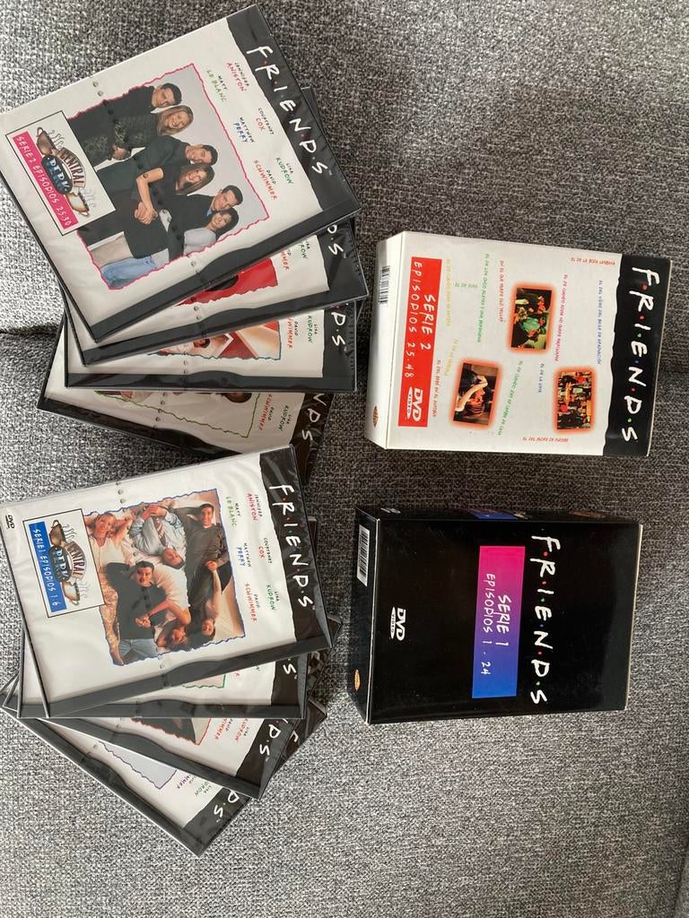 Collection DVD Friends séries 1 et 2 scellée, Enlèvement ou Envoi, Comme neuf