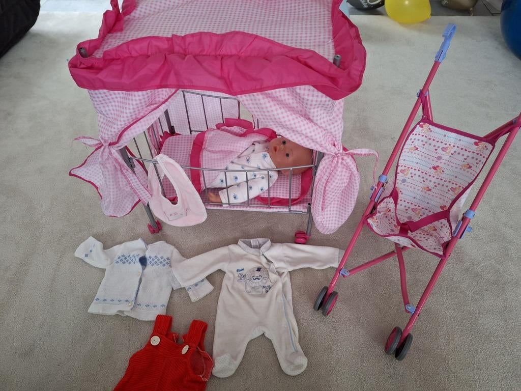 Lit et poussette avec bébé, Enlèvement, Comme neuf