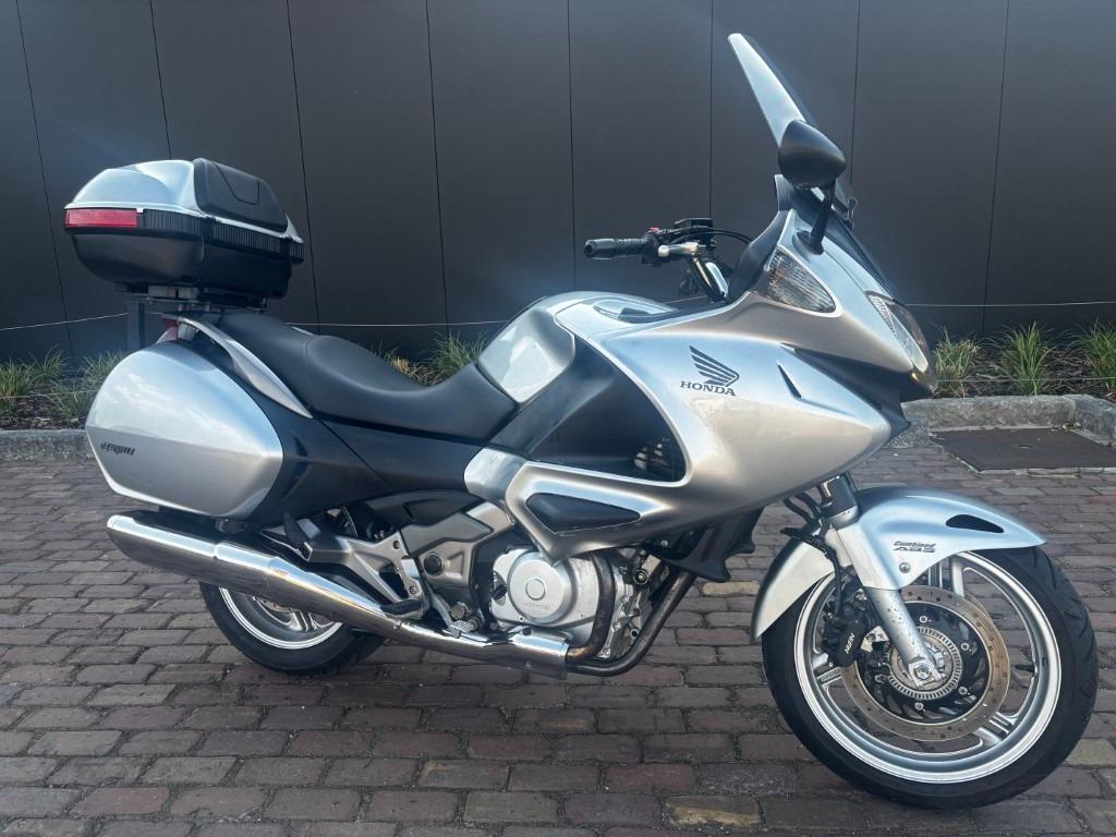 Honda Deauville 700 ABS, Tourisme, Entreprise, Plus de 35 kW, 2 cylindres
