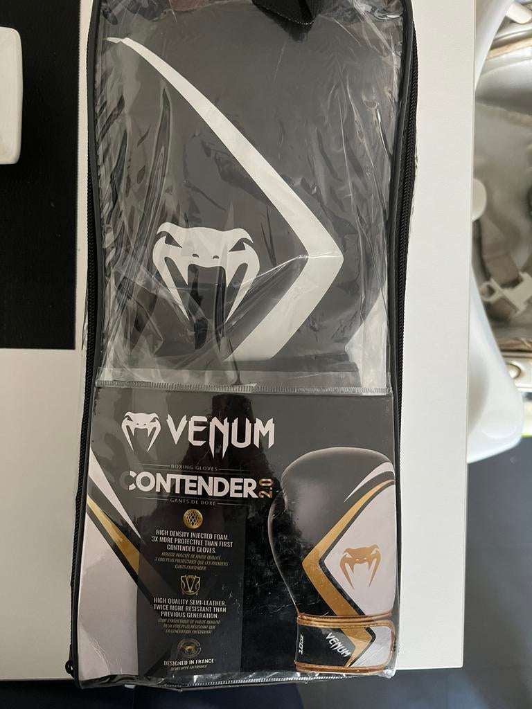gants boxe venum noir/blanc taille 16 oz neuf jamais utilisé, Sport en Fitness, Vechtsporten en Zelfverdediging, Nieuw, Ophalen of Verzenden