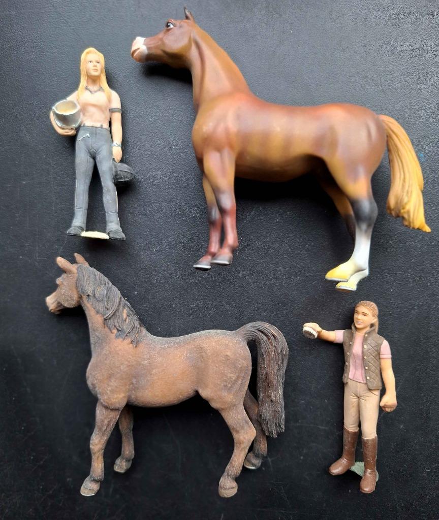 Ensemble de 2 chevaux et 2 personnages Schleich / Procon, Enlèvement ou Envoi, Comme neuf