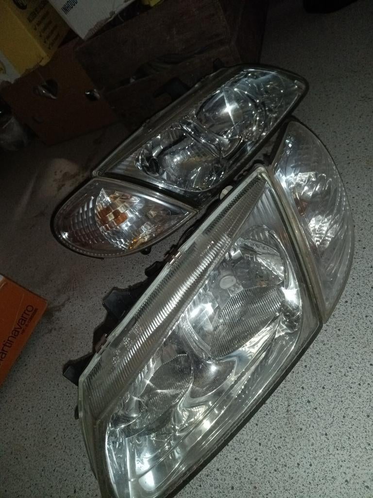 Nissan almera n16 koplampen set, Auto-onderdelen, Ophalen of Verzenden, Gebruikt, Nissan