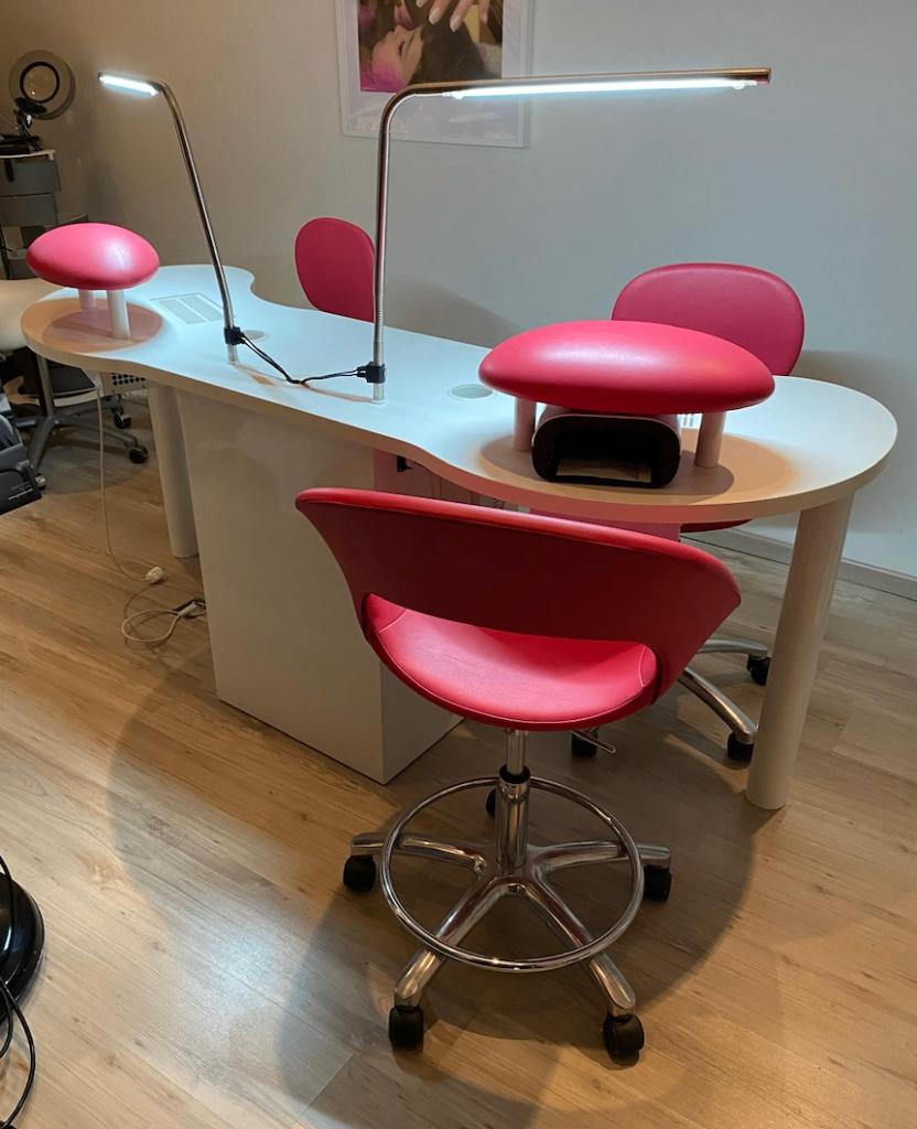 Nagelstyliste werktafel, Enlèvement, Utilisé
