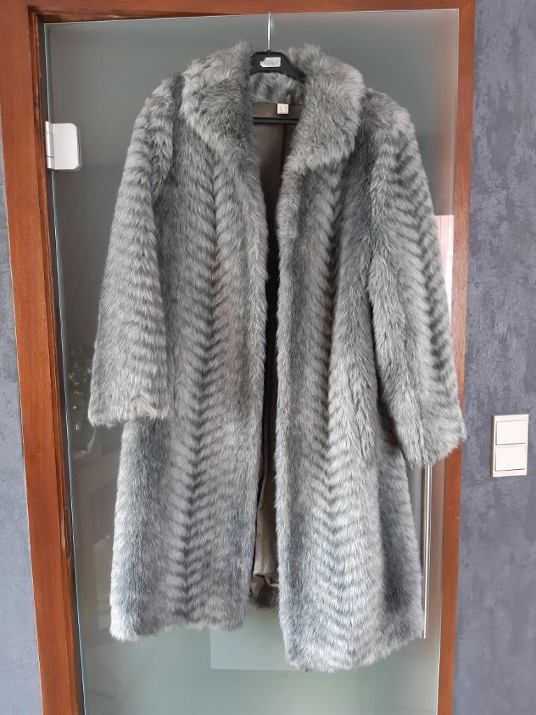 grijze dames mantel, Ophalen of Verzenden, Zo goed als nieuw, Maat 42/44 (L), Grijs