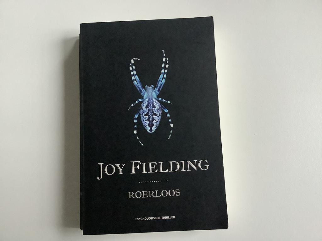 Joy Fielding - Roerloos, Ophalen of Verzenden, Zo goed als nieuw, Joy Fielding