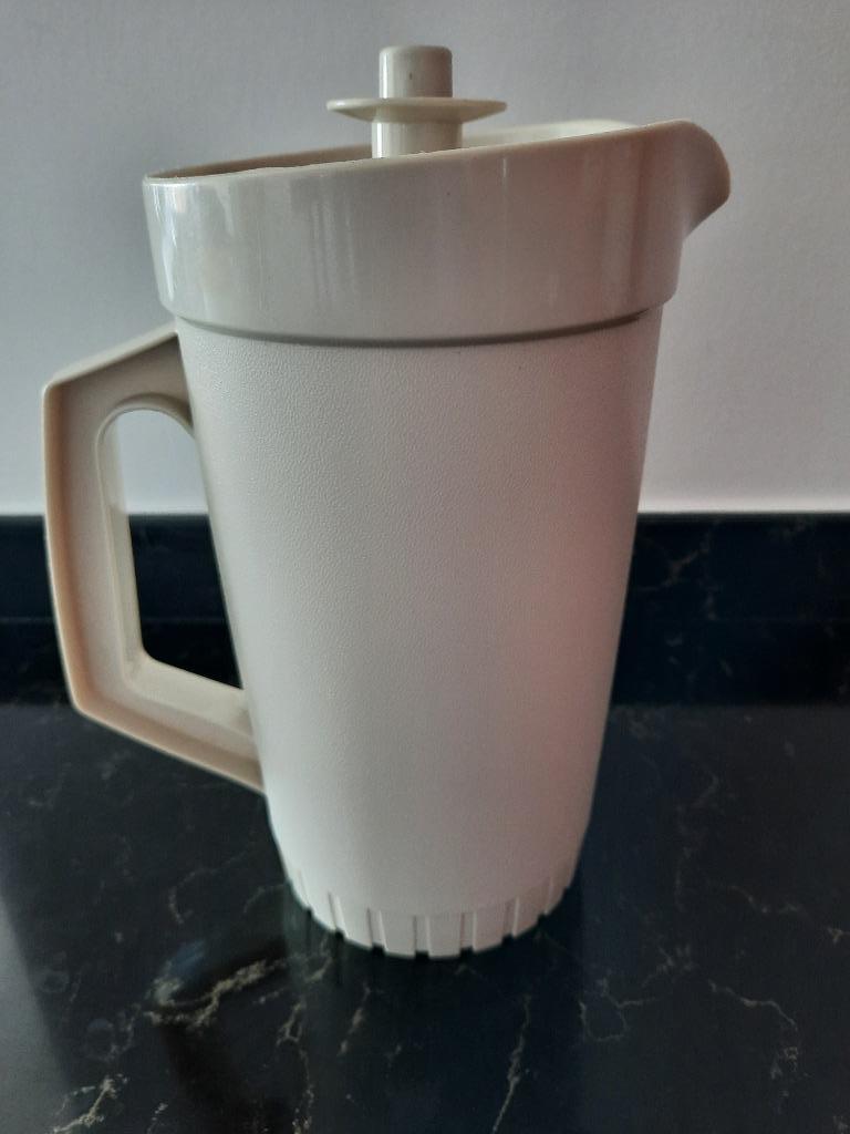 Tupperware kan, Ophalen of Verzenden, Zo goed als nieuw, Crème, Beker of Kan