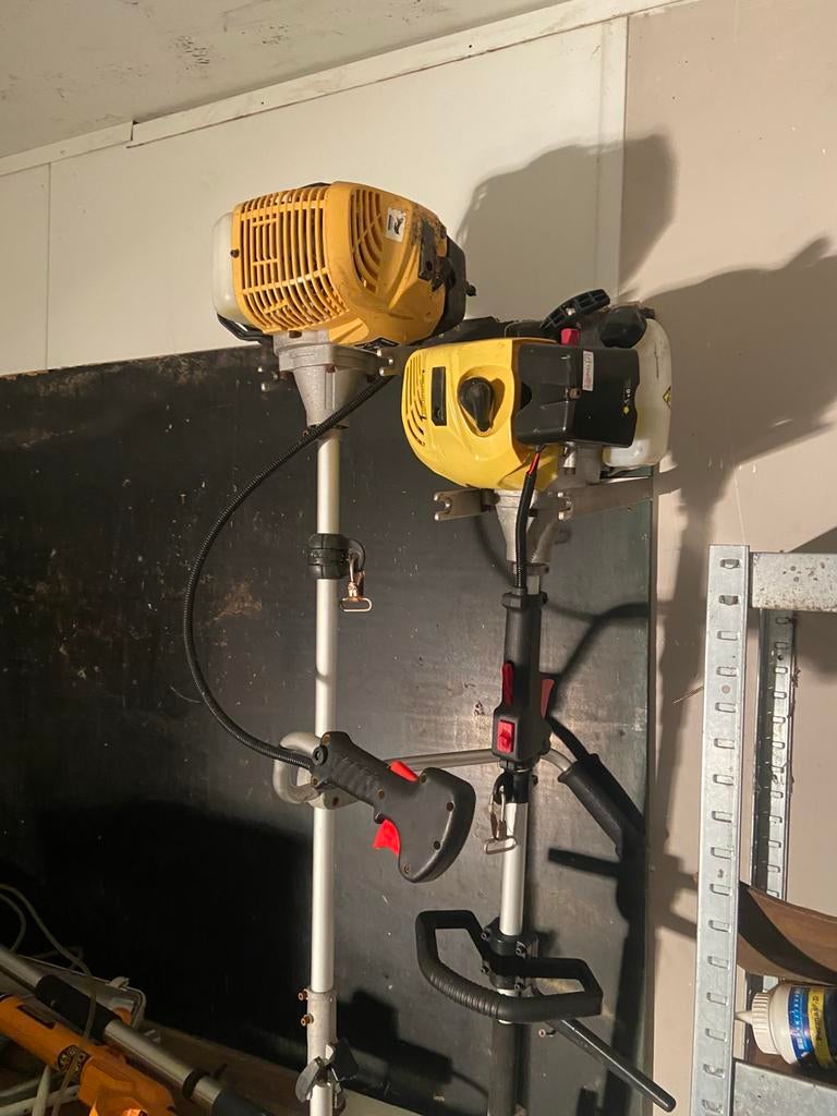 Bosmaaier en combi motor, Ophalen, Zo goed als nieuw