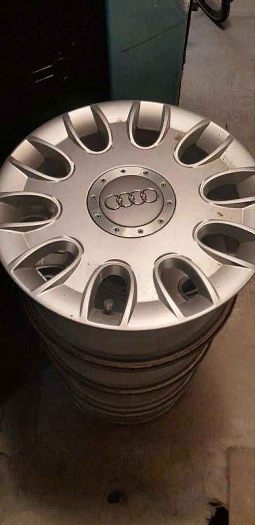 Velgen Audi, Ophalen