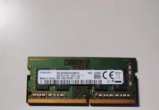 SAMSUNG 4 GB RAM-geheugen SOD DDR4 PC4-2666v, DDR4, Ophalen of Verzenden, Zo goed als nieuw, Laptop