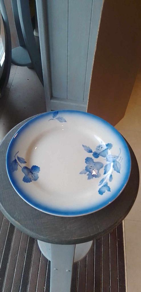 assiette à fleurs bleue antique, Antiquités & Art, Enlèvement ou Envoi