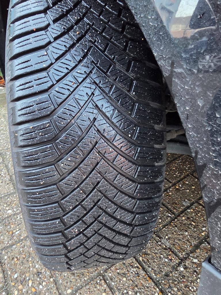 4 Pneus hiver kia sportage avec jante très bon état, Pneus hiver, Véhicule de tourisme, Enlèvement, Utilisé