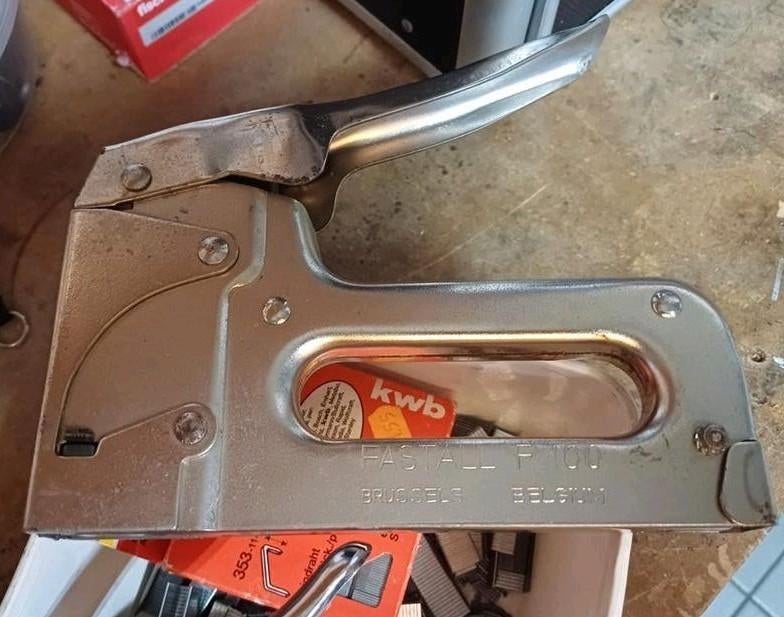 Fastall Tacker F100 made in Belgium, Doe-het-zelf en Bouw, Ophalen of Verzenden, Zo goed als nieuw
