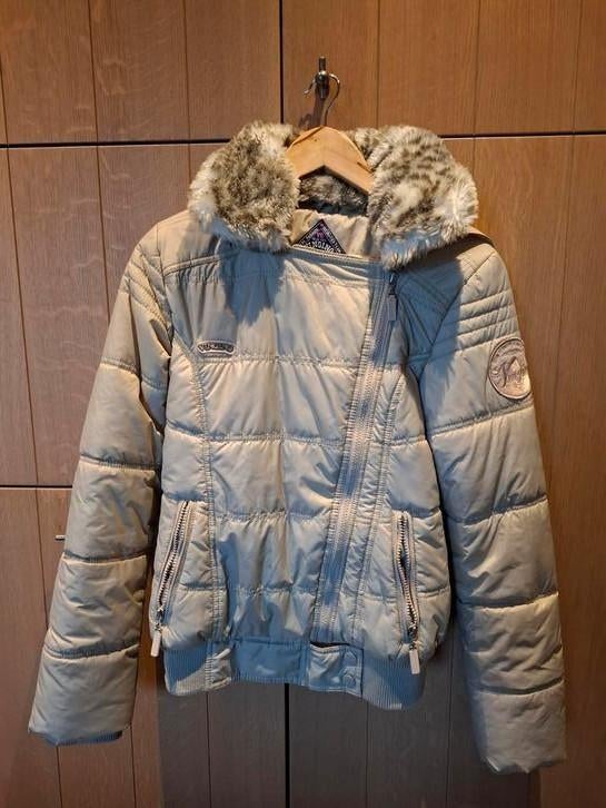 Vingino winterjas met kap en pels beige 14 jaar = maat XS, Ophalen, Gebruikt, Meisje, Vingino