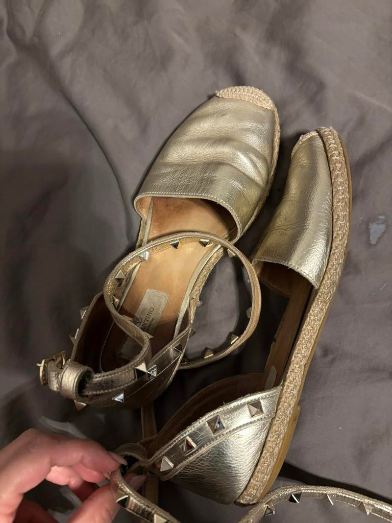 Sandalen leder valentino goud, Kleding | Dames, Schoenen, Ophalen of Verzenden, Zo goed als nieuw