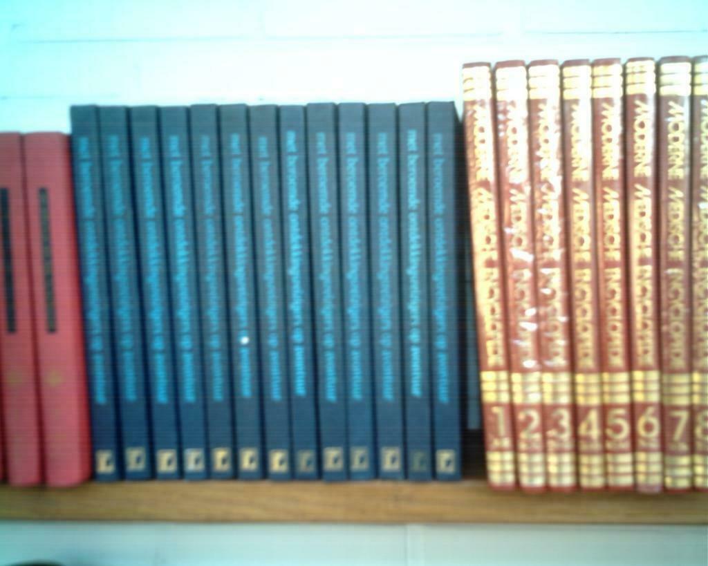 8 Delige Moderne Medische Encyclopedie, Boeken, Encyclopedieën, Ophalen, Medisch, Complete serie, Zo goed als nieuw