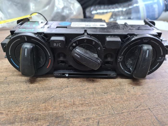 Panneau de commandes chauffage d'un Volkswagen UP, Enlèvement ou Envoi, 3 mois de garantie, Utilisé, Volkswagen