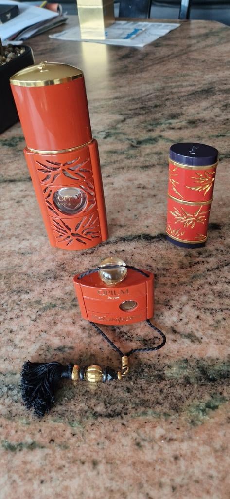 Lot de 3 flacons vides d'Opium de Yves-Saint-Laurent, Enlèvement ou Envoi