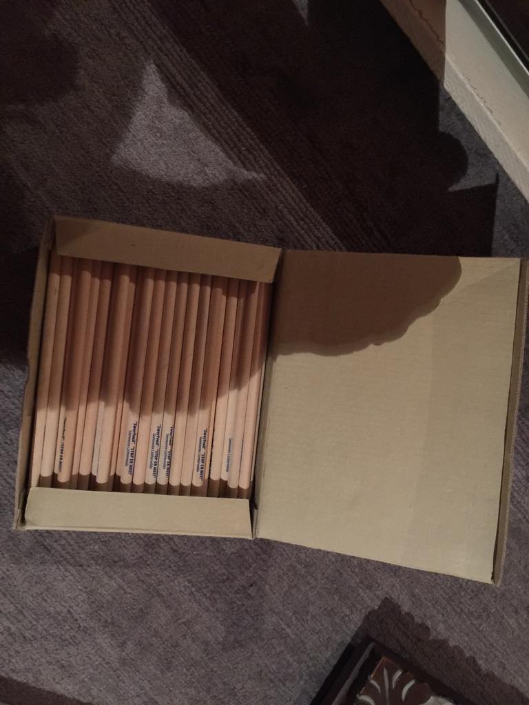 Doos potloden nieuw samen 10euro, Hobby en Vrije tijd, Ophalen of Verzenden, Zo goed als nieuw
