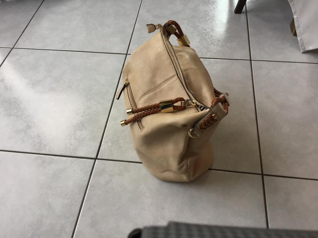 Handtas met dubbele zal binnenin, Ophalen of Verzenden, Nieuw