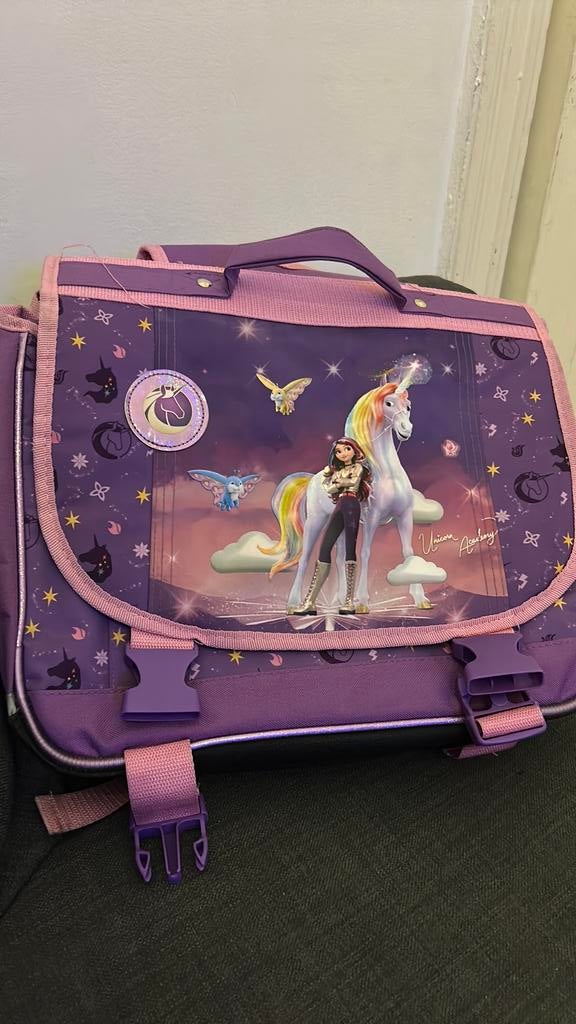 Cartable fille primaire, Enlèvement, Comme neuf