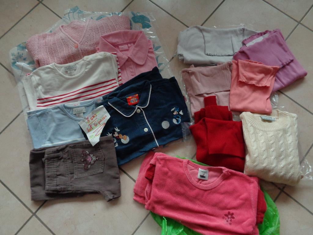 Lot de vêtements enfants: 8 ans. 13 Pièces, Envoi, Utilisé