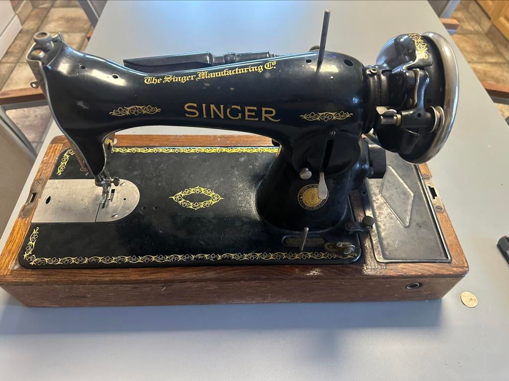 Machine à coudre Singer électrique