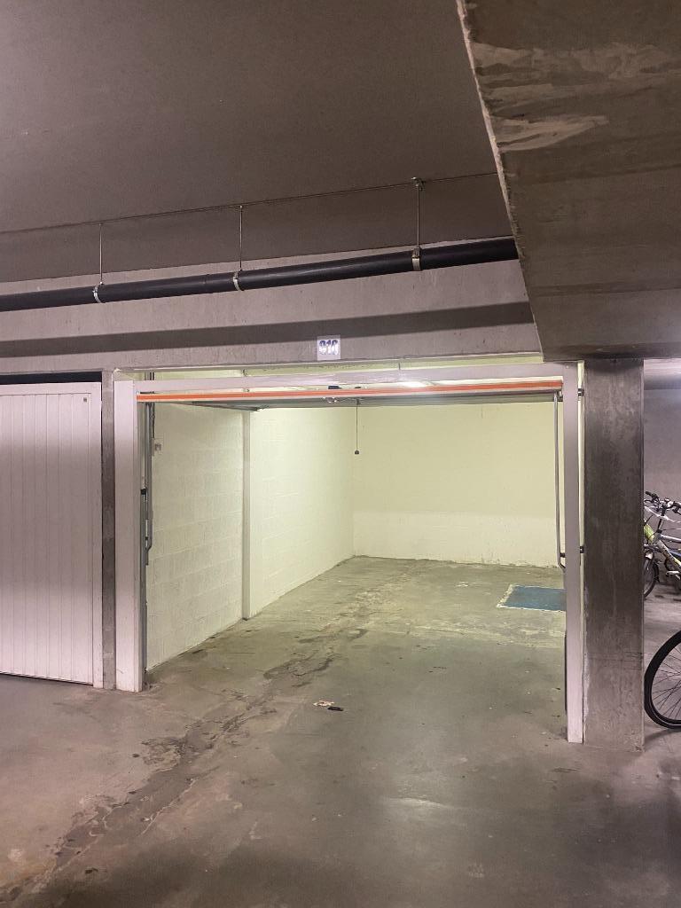 Garage te koop bij Gent-Sint-Pieters Station / R4, Immo, Gent