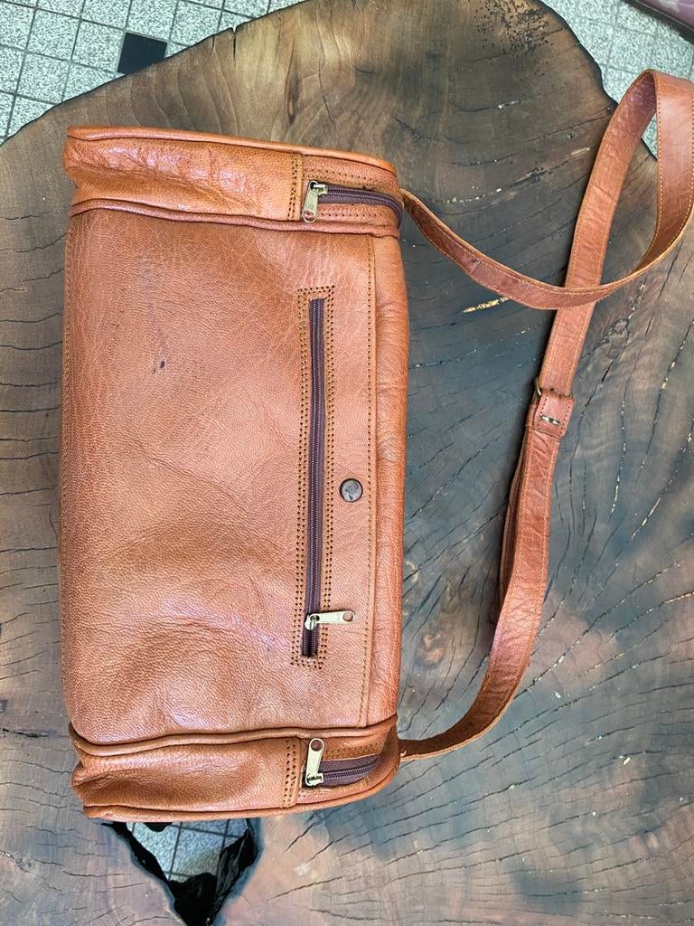 Sac tonneau unique fait main en cuir véritable, Enlèvement ou Envoi, Comme neuf, Cuir